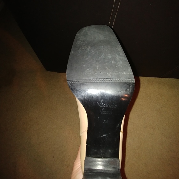 Boots - Picture 4 of 4